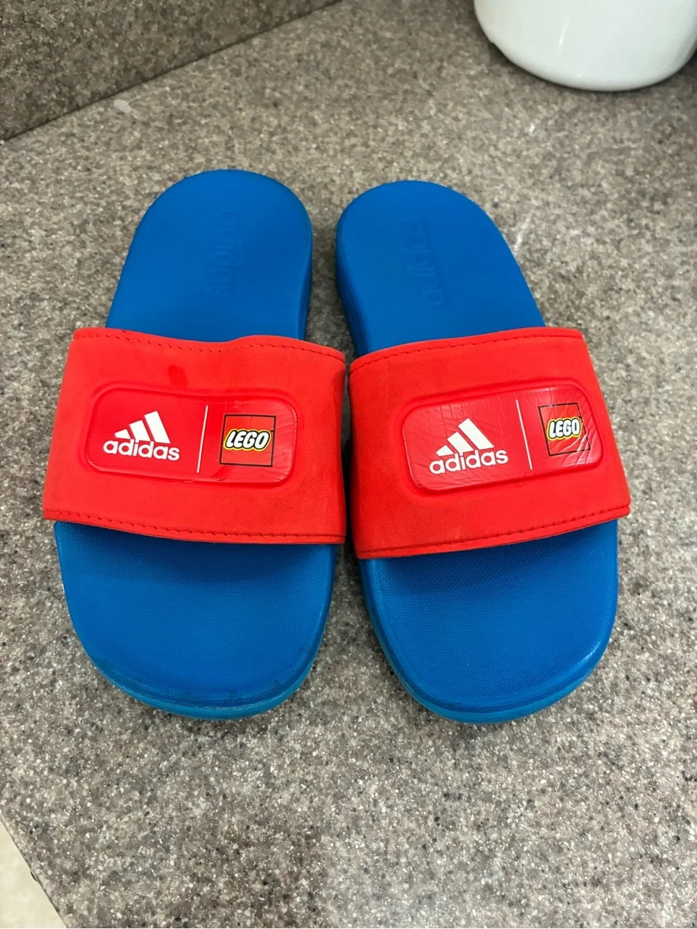 adidas Kids Blue and Red LEGO Slide Sandalsio